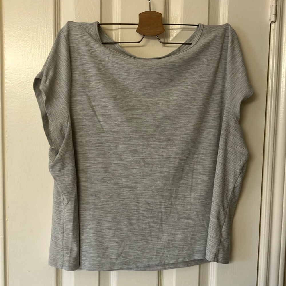 Old navy work out T-shirt sz. xl
